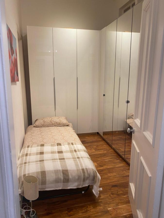 Lovely Main Door 2 Bed Apartment 爱丁堡 外观 照片